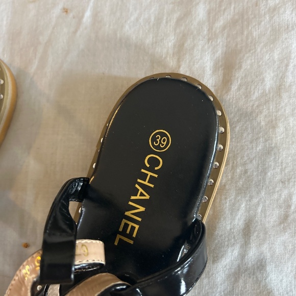 CHANEL SANDALS NEW - Picture 4 of 4
